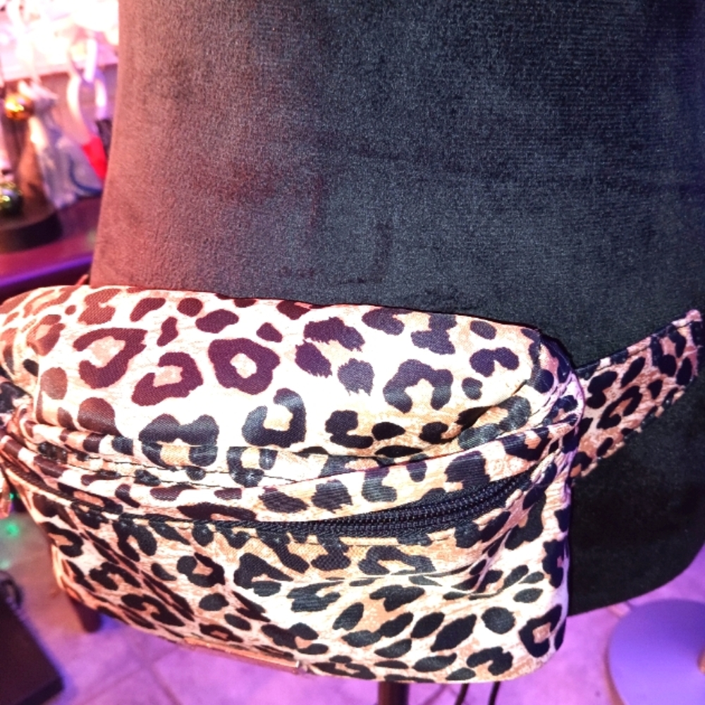 Leopard Print Fanny Pack - Picture 9 of 16